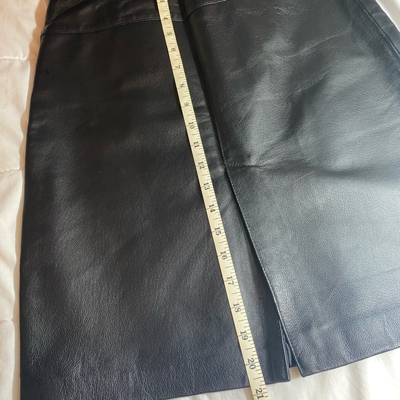 Leather skirt - Picture 2 of 4